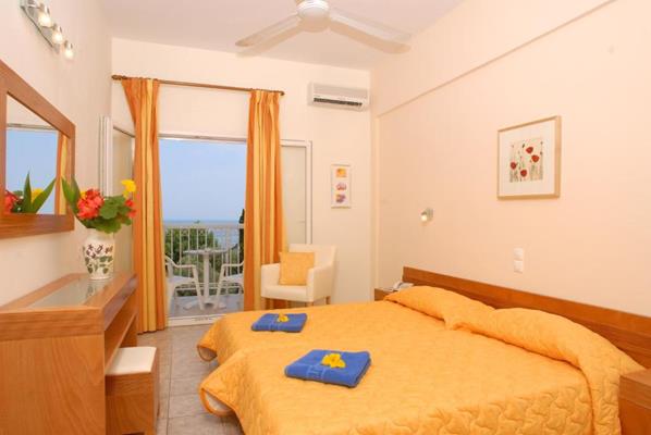 Ipsos Beach hotel - soba iz drugog ugla.jpg