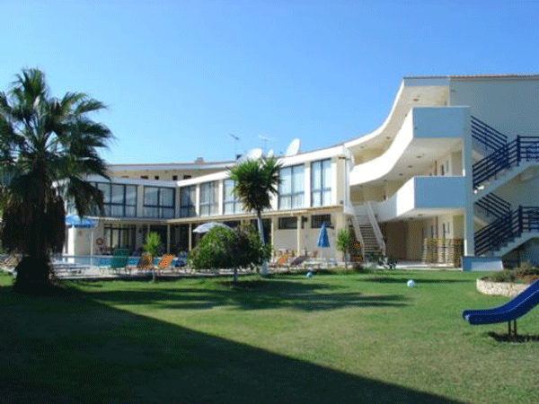 Nastos Hotel _ Resort - basta i objekat.jpg