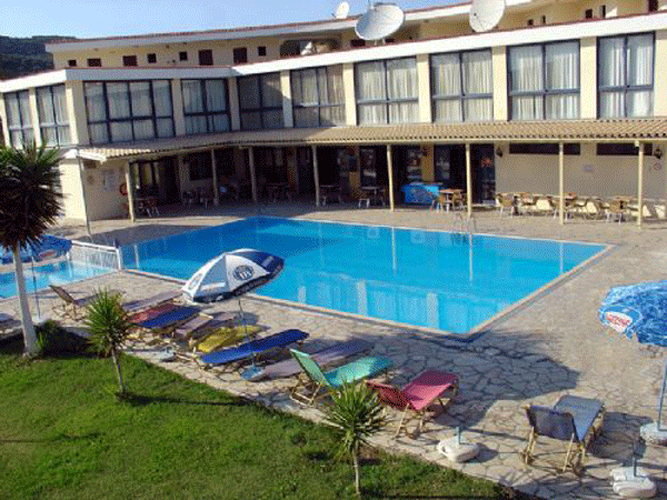 Nastos Hotel _ Resort - bazen i objekat.jpg