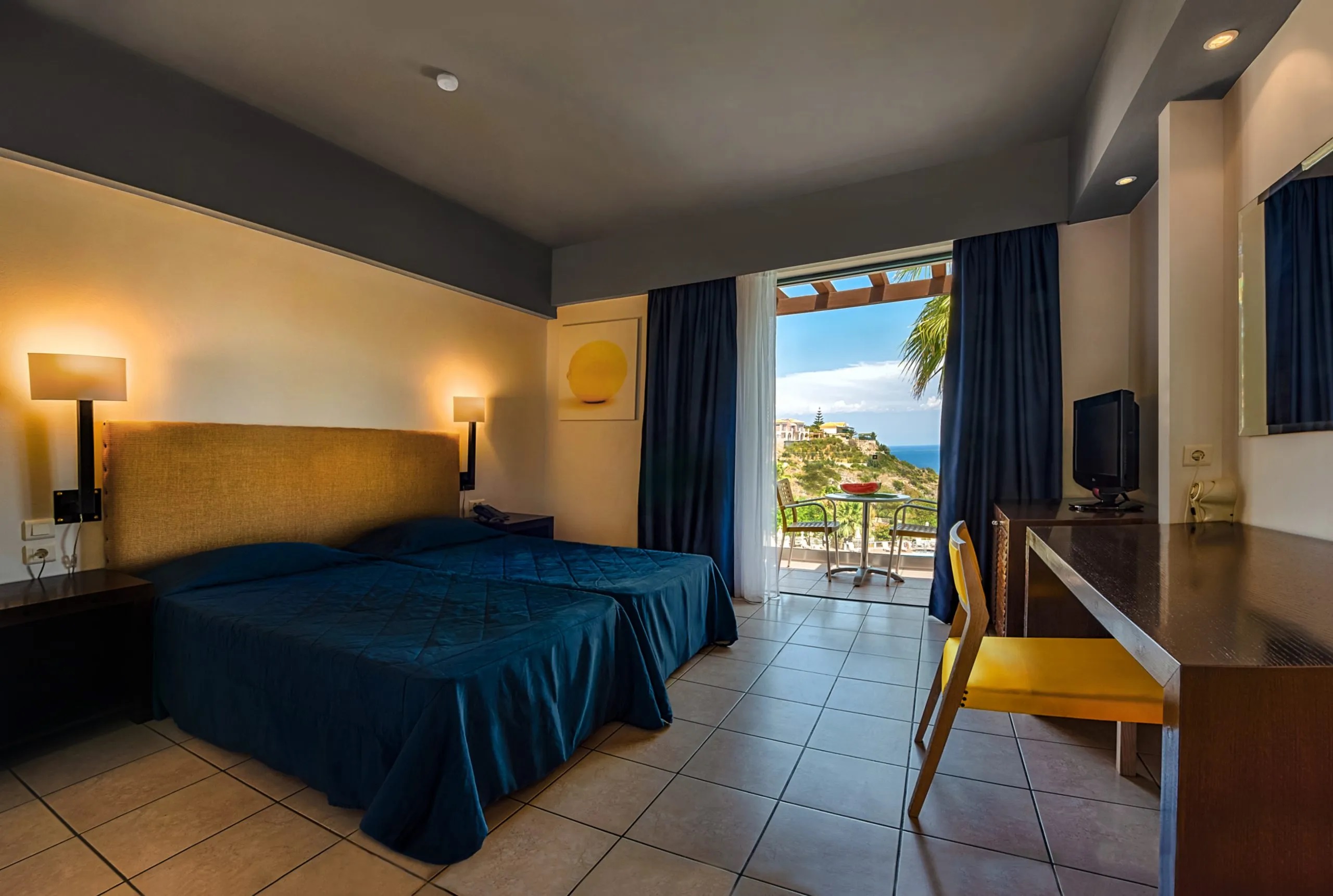 Apostolata Island Resort and Spa-krevet.jpg