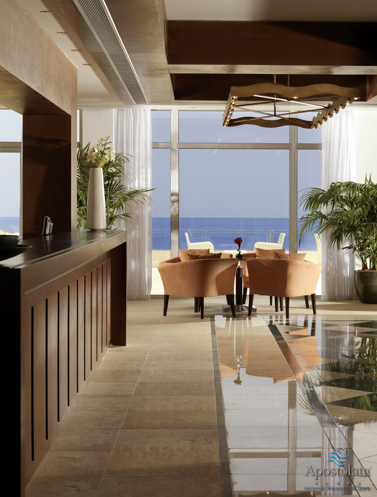 Apostolata Island Resort and Spa-recepcija sa lobijem.jpg