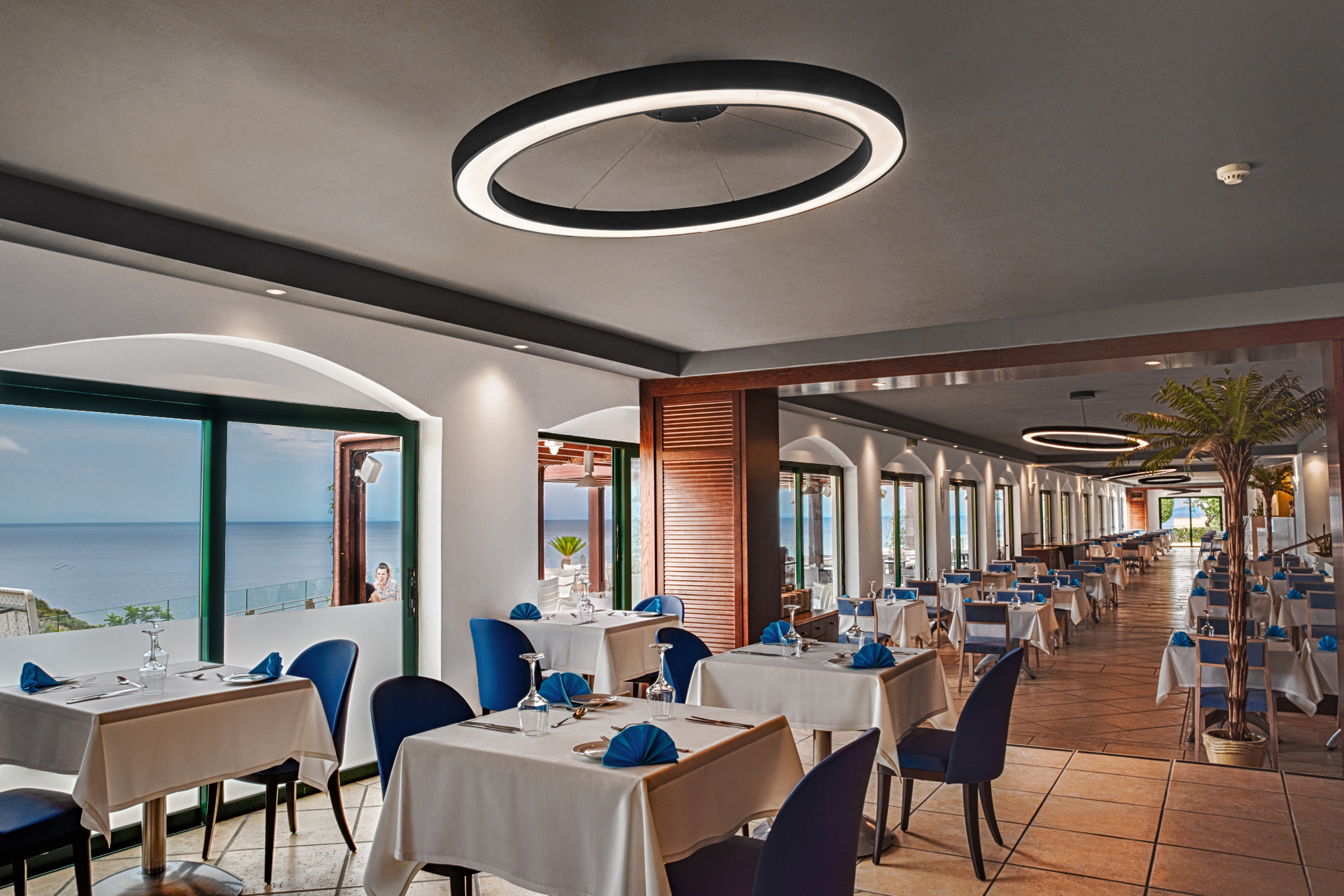 Apostolata Island Resort and Spa-restoran.jpg