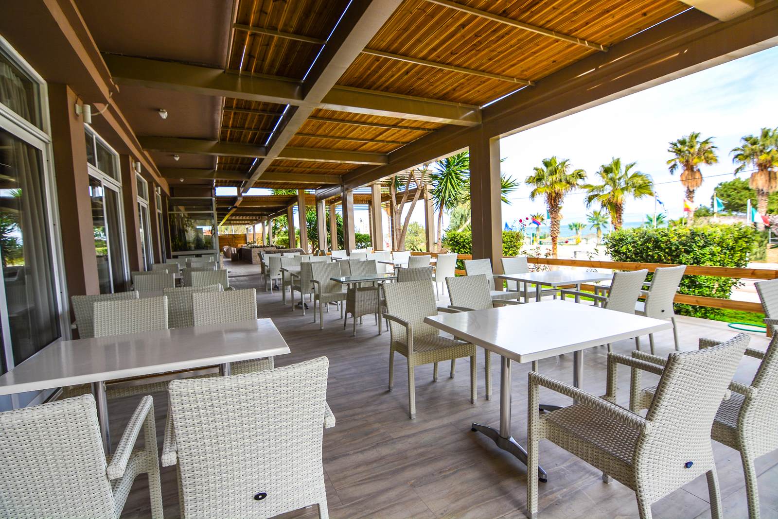 Hotel Aqua Mare Resort restaurant.jpg