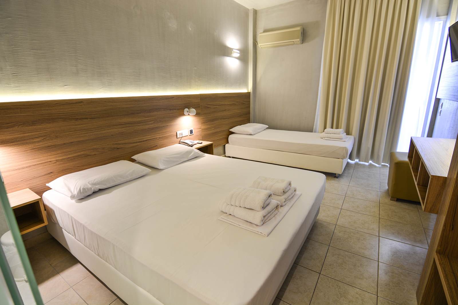 Hotel Aqua Mare Resort triple room.jpg