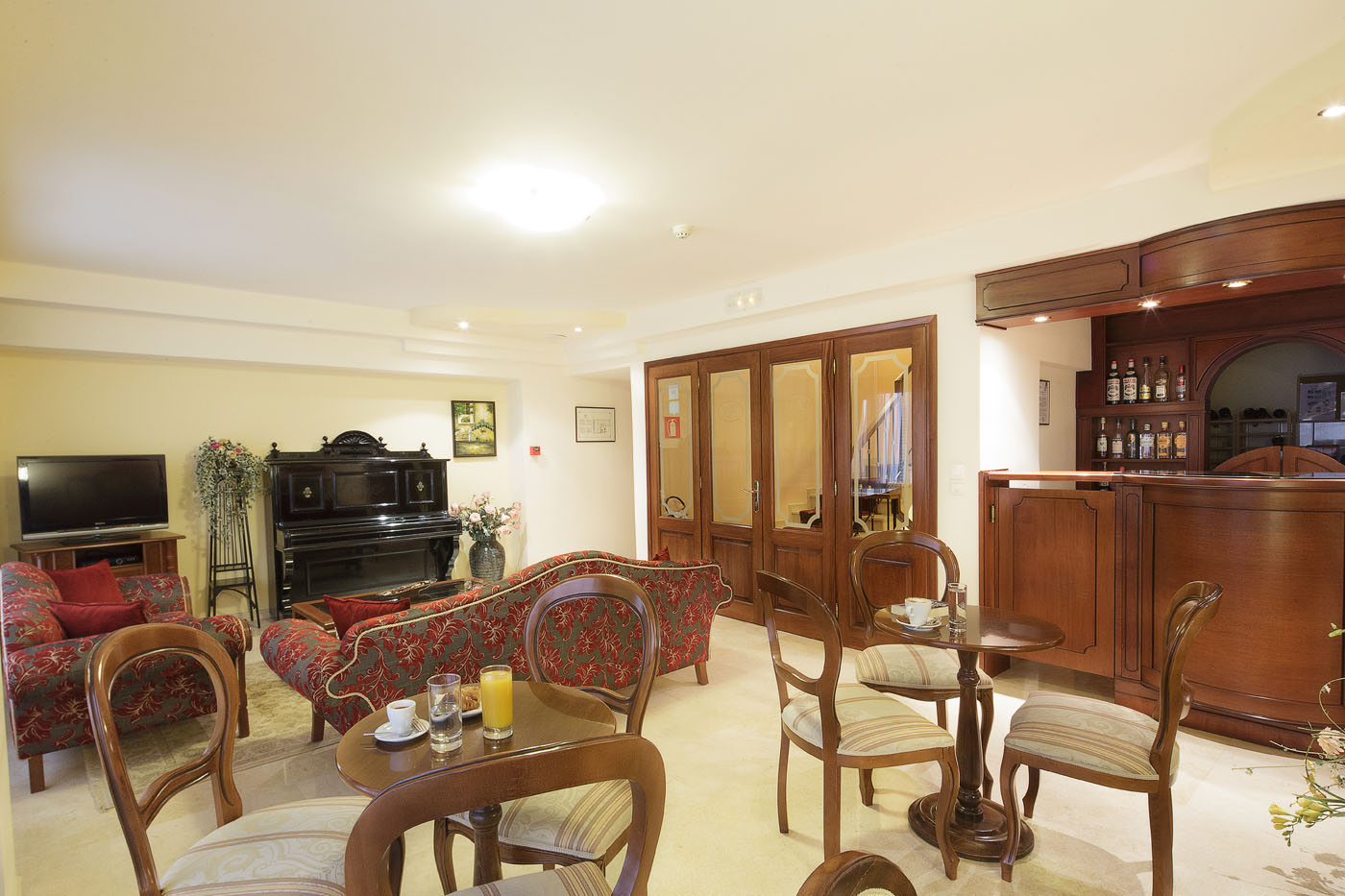 Hotel Arcadion lobby 1.jpg
