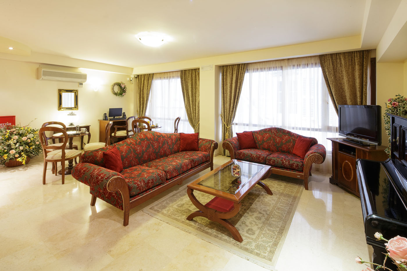 Hotel Arcadion lobby.jpg