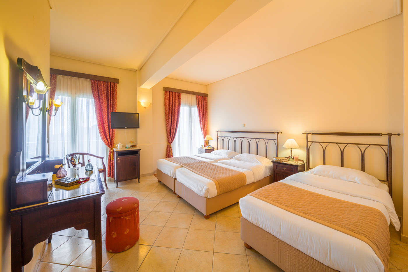 Hotel Arcadion triple room.jpg