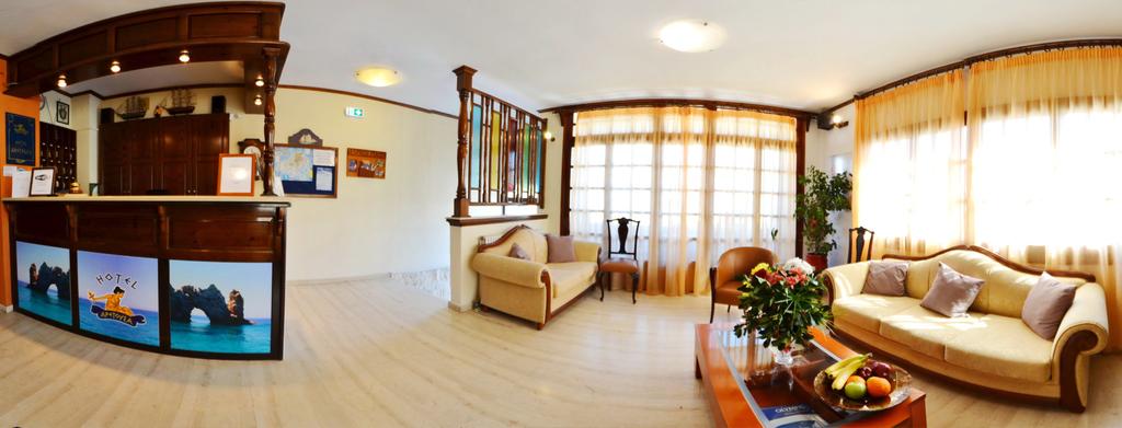 Hotel Aretousa lobby.jpg