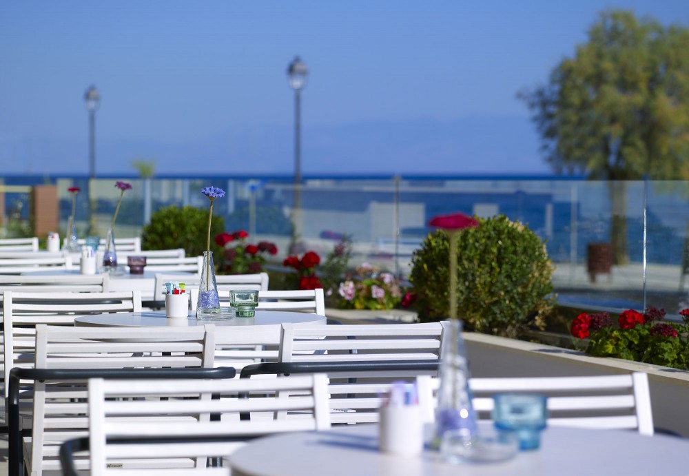Hotel Arion bar 1.jpg
