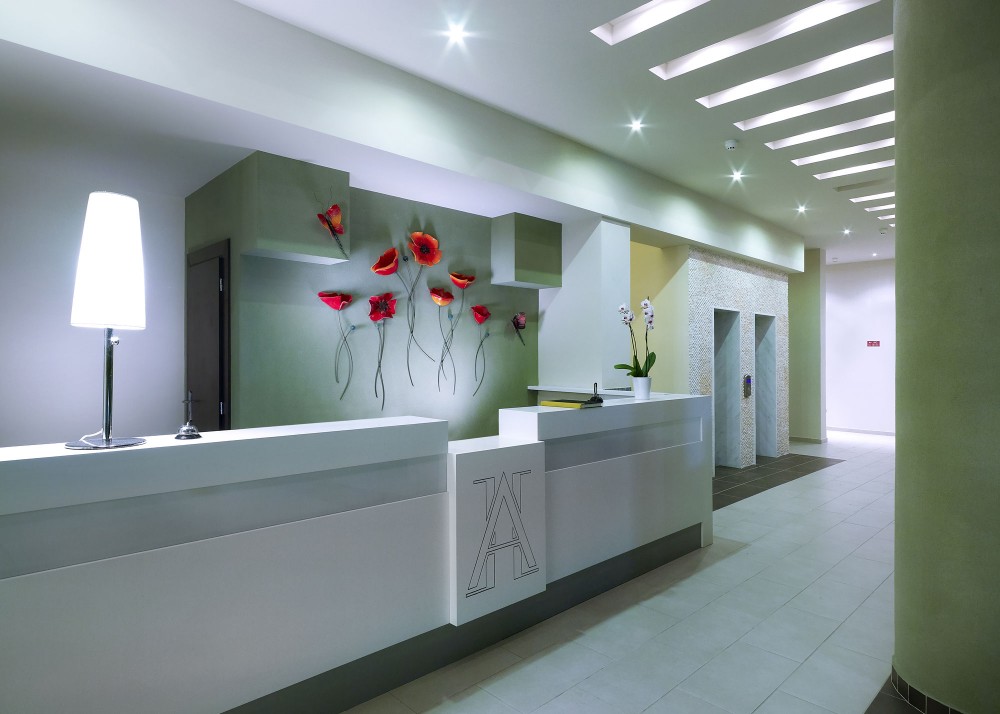 Hotel Arion reception.jpg