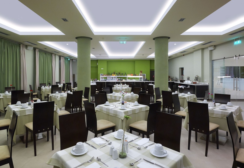 Hotel Arion restaurant.jpg