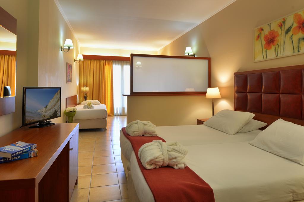 Hotel Ariti Grand family room 2.jpg