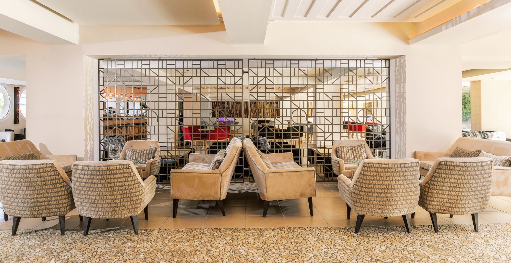 Hotel Ariti Grand lobby.jpg
