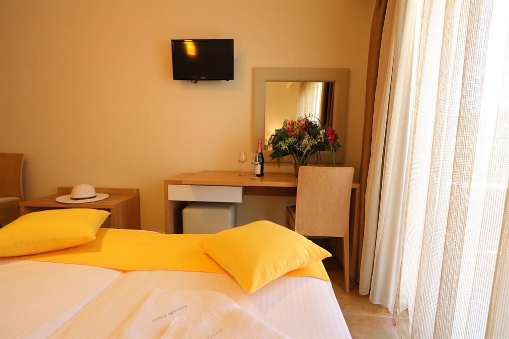 Hotel Artemis Plaza double room 2.jpeg