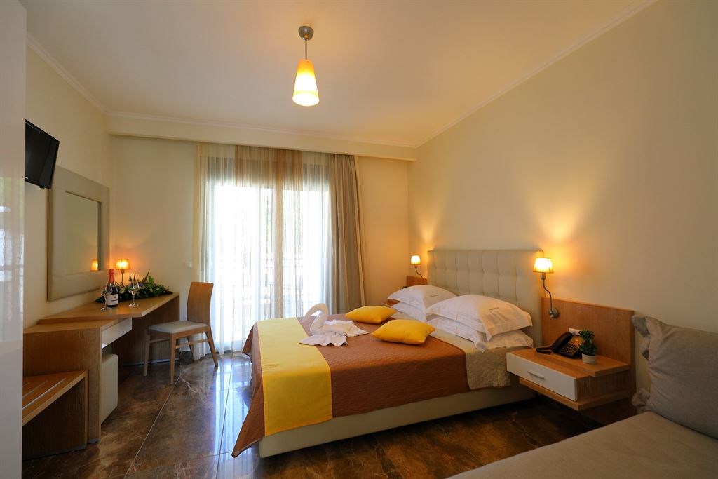Hotel Artemis Plaza double room.jpeg